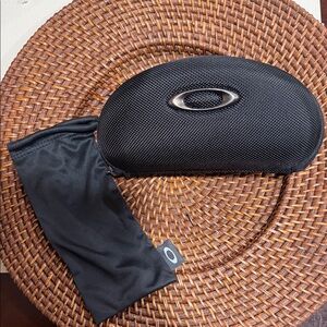 Oakley Black Hard Shell Sunglasses Case with Black Microfiber Pouch